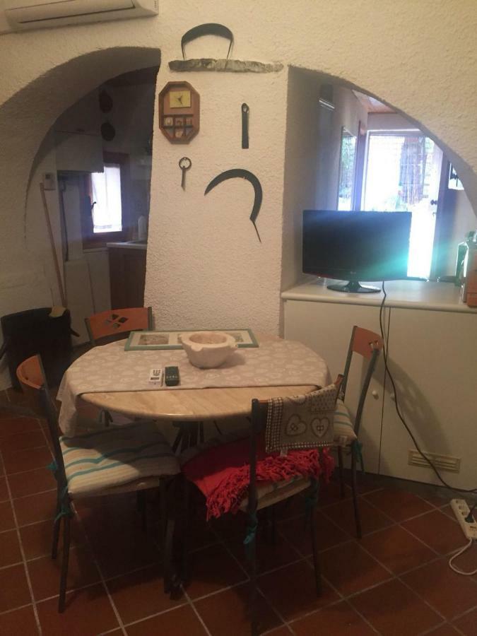 Tavernetta A 10 Minuti Dal Mare Βίλα Diano San Pietro Εξωτερικό φωτογραφία