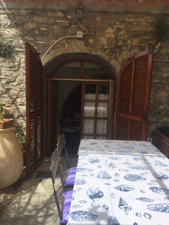 Tavernetta A 10 Minuti Dal Mare Βίλα Diano San Pietro Εξωτερικό φωτογραφία